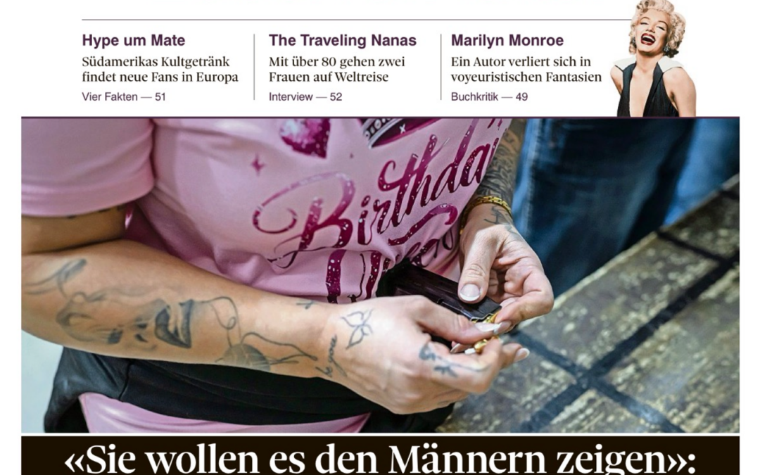 Tages Anzeiger: Junge Frauen drängen an die Waffen: «Sie wollen es den Männern zeigen»